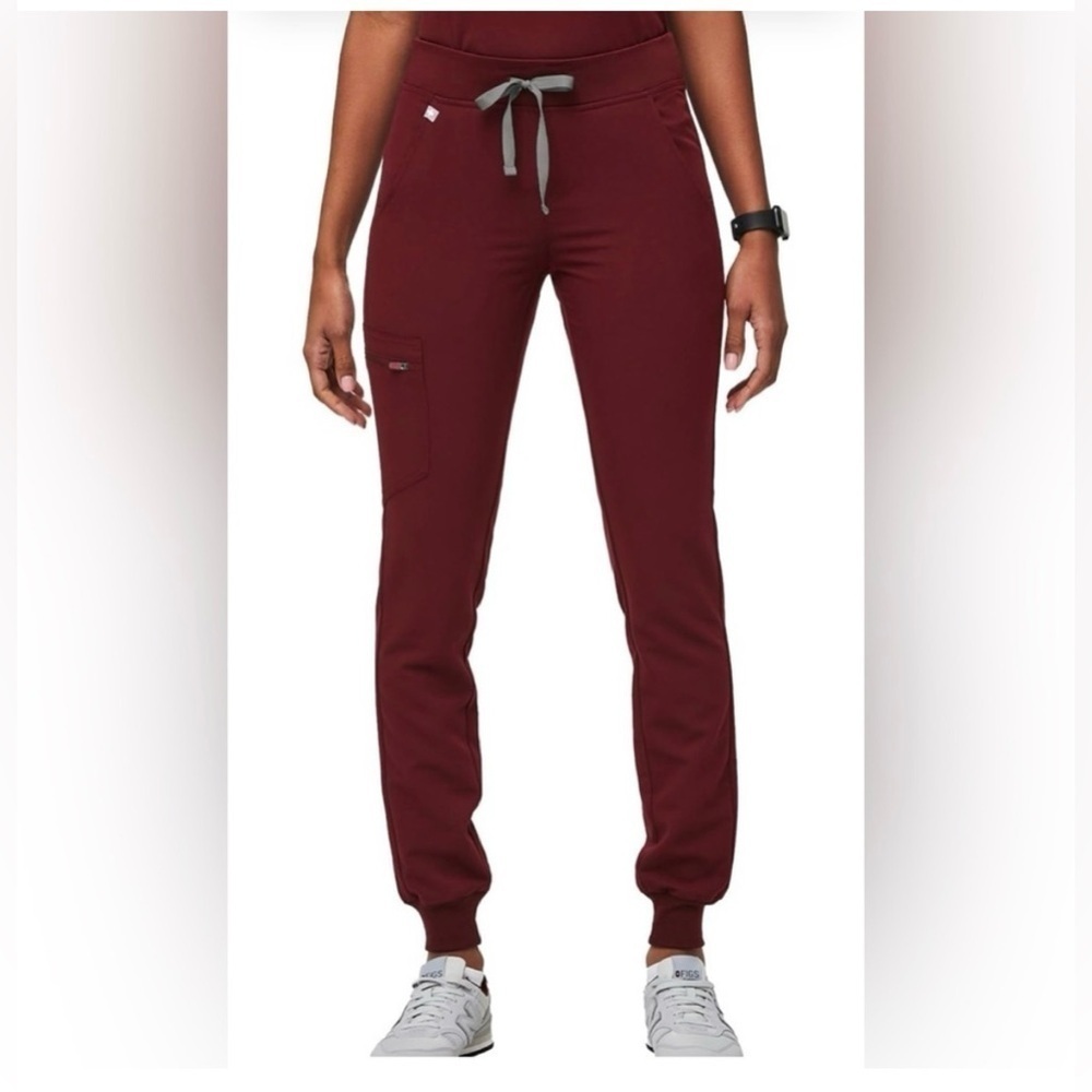 FIGS Zamora Jogger Style Scrub Pants - Slim Fit, 6
Pockets red size XS